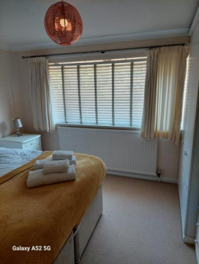 Spacious 3 BDR house with private parking spaces - Families- Corporate groups